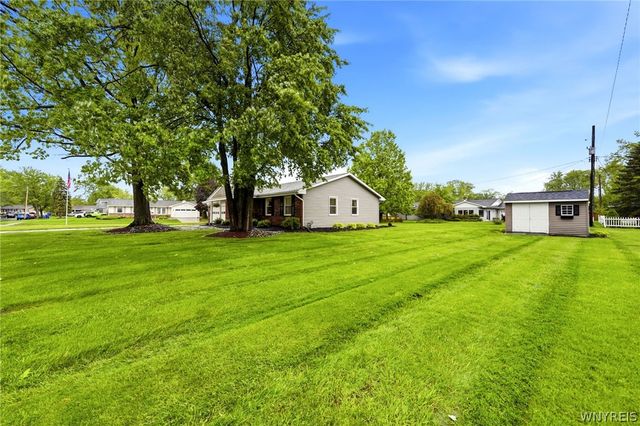 4 Woodward Court, West Seneca, NY 14224