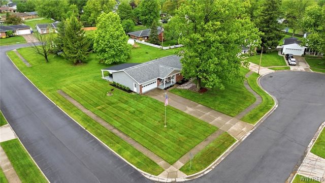 4 Woodward Court, West Seneca, NY 14224