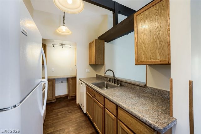 2469 Tournament Street, Las Vegas, NV 89142