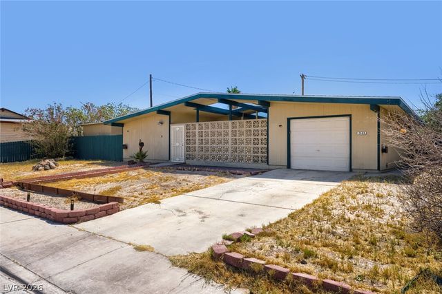 2469 Tournament Street, Las Vegas, NV 89142