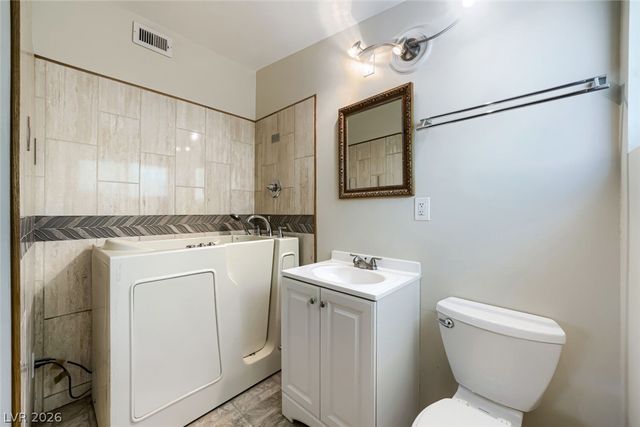 2469 Tournament Street, Las Vegas, NV 89142