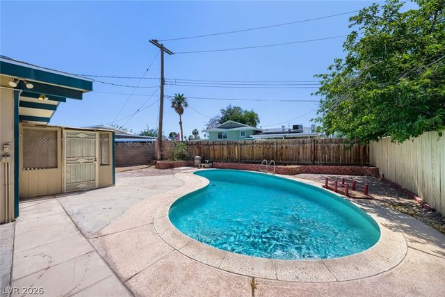 2469 Tournament Street, Las Vegas, NV 89142