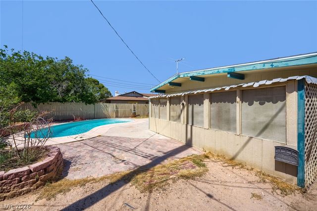 2469 Tournament Street, Las Vegas, NV 89142