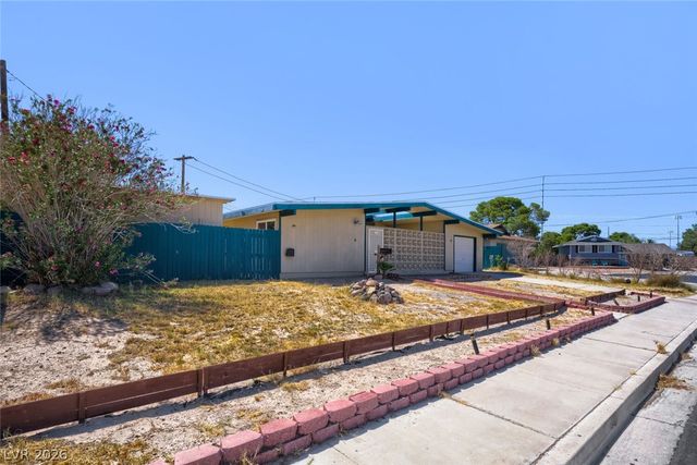 2469 Tournament Street, Las Vegas, NV 89142
