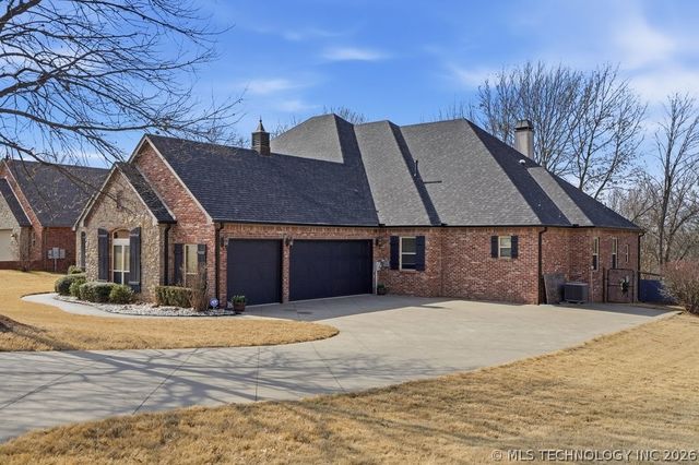 13994 S Hudson Avenue, Bixby, OK 74008