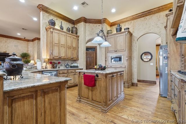 13994 S Hudson Avenue, Bixby, OK 74008