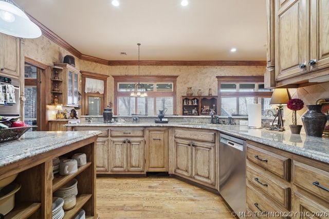 13994 S Hudson Avenue, Bixby, OK 74008