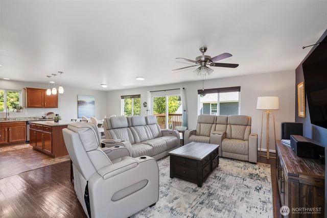2258 SE Upchurch Way, Port Orchard, WA 98366