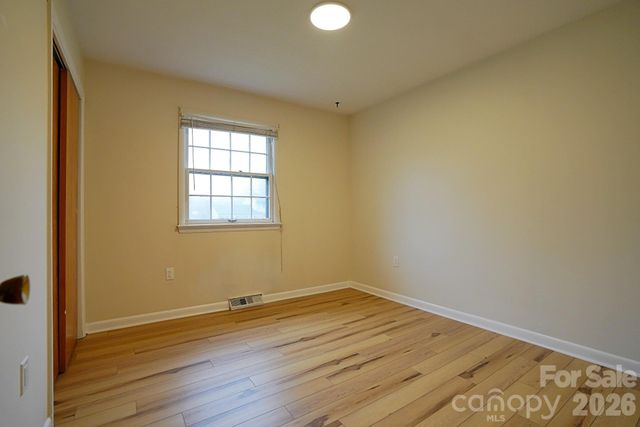 915 Woods Drive, Statesville, NC 28677