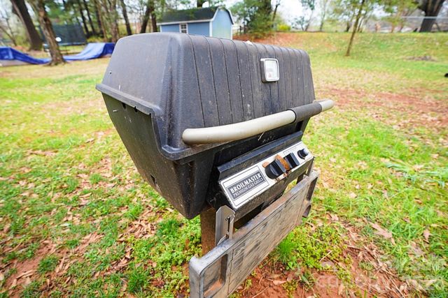 915 Woods Drive, Statesville, NC 28677