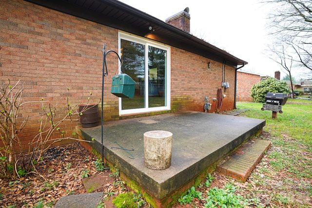 915 Woods Drive, Statesville, NC 28677