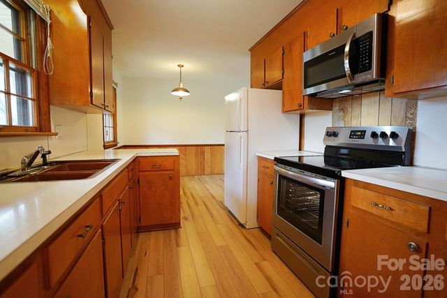 915 Woods Drive, Statesville, NC 28677