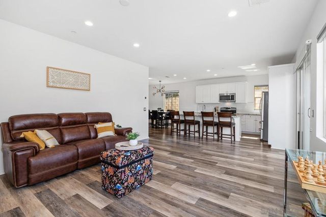 309 Ione Way, El Cajon, CA 92020