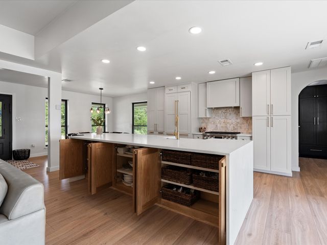 946 Burke Road, Gunter, TX 75058