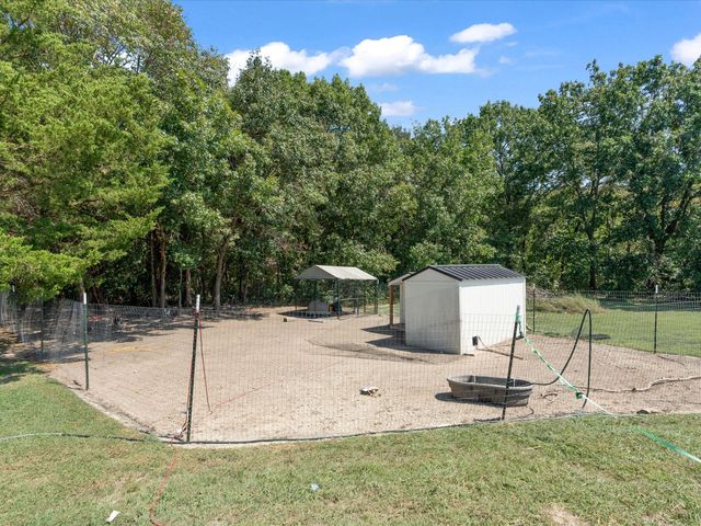 946 Burke Road, Gunter, TX 75058