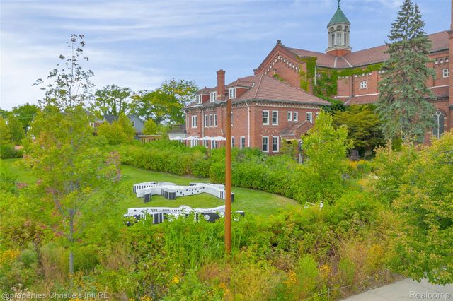 3873 Iroquois Street, Detroit, MI 48214