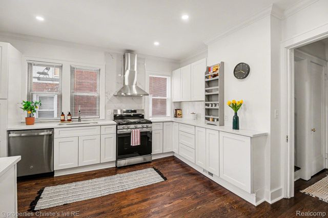 3873 Iroquois Street, Detroit, MI 48214