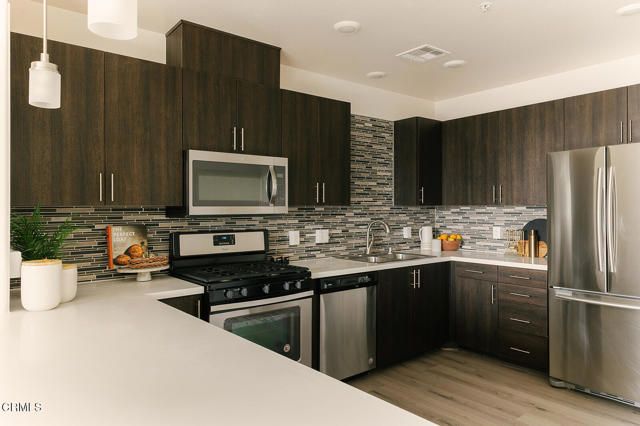 124 W Colorado Street 302, Glendale, CA 91204