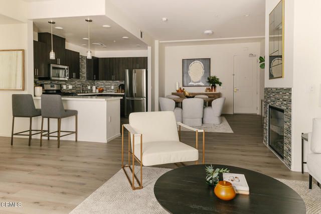 124 W Colorado Street 302, Glendale, CA 91204