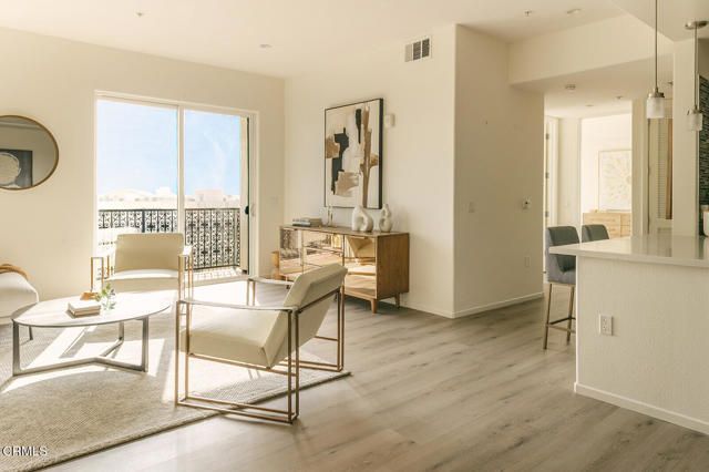 124 W Colorado Street 302, Glendale, CA 91204