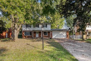 5391 Antoinette Drive, Grand Blanc, MI 48439