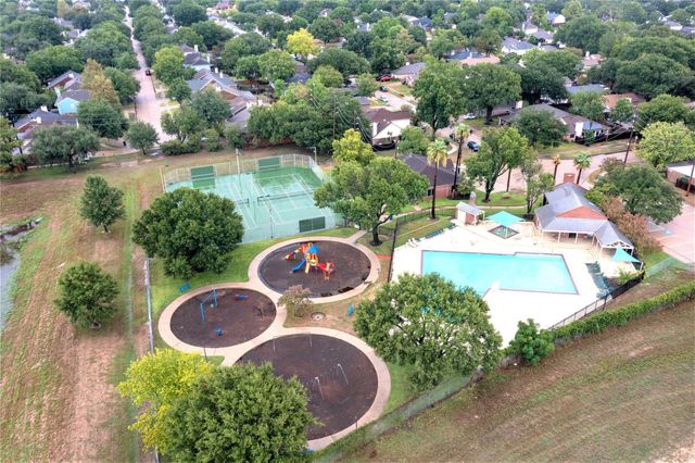 2918 Walnut Springs Drive, Katy, TX 77449