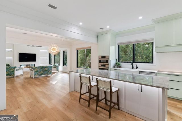 669 Arnold Lane, St. Simons, GA 31522