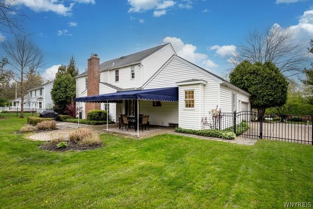 7 Fox Chapel Drive, Orchard Park, NY 14127