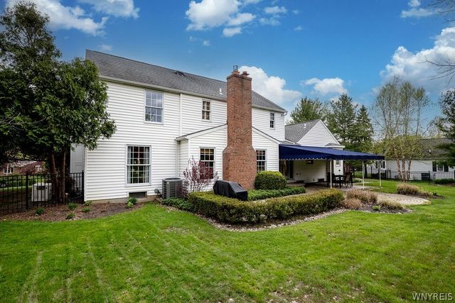 7 Fox Chapel Drive, Orchard Park, NY 14127