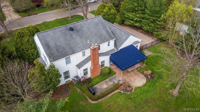 7 Fox Chapel Drive, Orchard Park, NY 14127