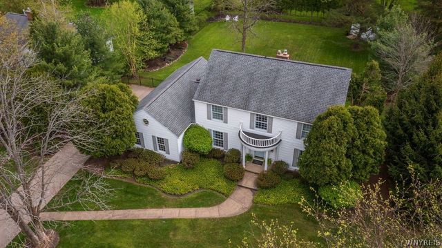 7 Fox Chapel Drive, Orchard Park, NY 14127