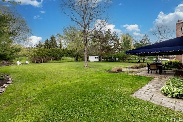 7 Fox Chapel Drive, Orchard Park, NY 14127