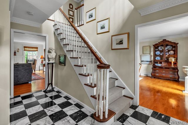 7 Fox Chapel Drive, Orchard Park, NY 14127