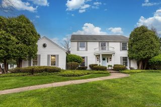 7 Fox Chapel Drive, Orchard Park, NY 14127