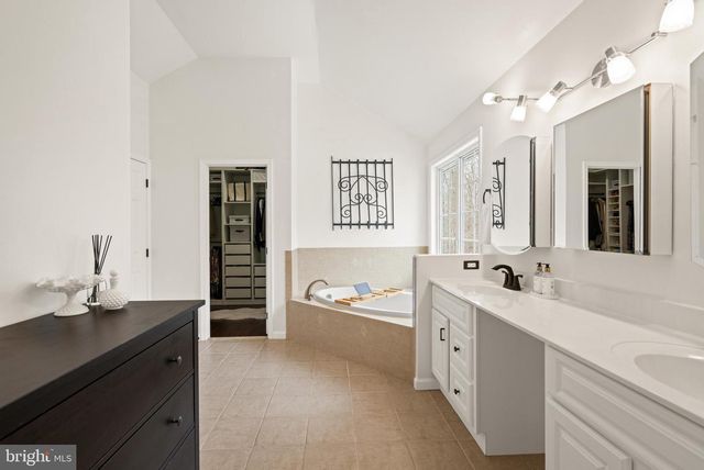 10448 WHEATLEY SCHOOL RD, Marshall, VA 20115