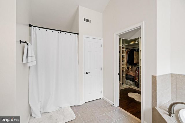 10448 WHEATLEY SCHOOL RD, Marshall, VA 20115