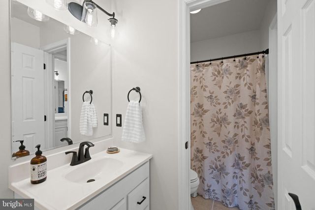 10448 WHEATLEY SCHOOL RD, Marshall, VA 20115