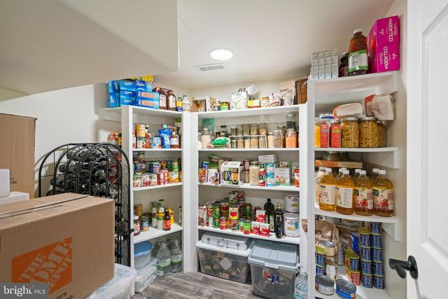 10448 WHEATLEY SCHOOL RD, Marshall, VA 20115