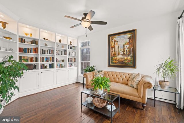 10448 WHEATLEY SCHOOL RD, Marshall, VA 20115