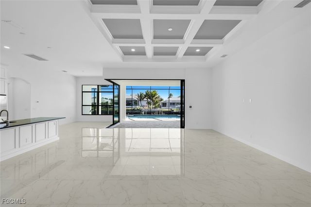 1205 SE 20th CT, Cape Coral, FL 33990