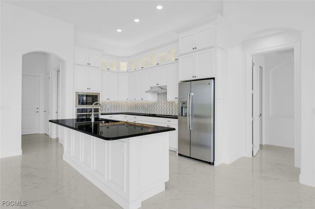 1205 SE 20th CT, Cape Coral, FL 33990