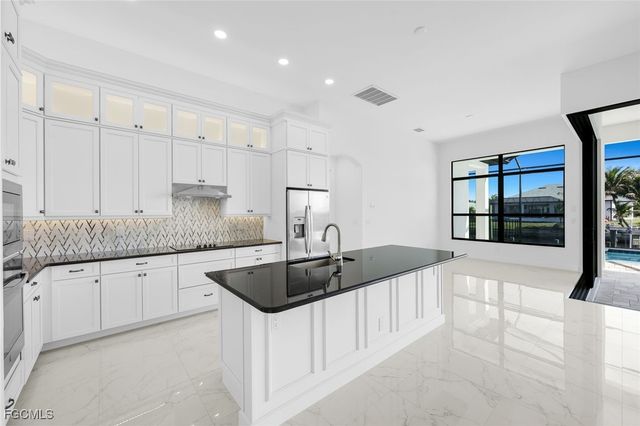 1205 SE 20th CT, Cape Coral, FL 33990