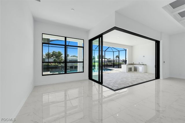 1205 SE 20th CT, Cape Coral, FL 33990