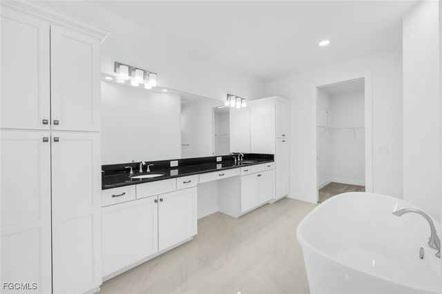 1205 SE 20th CT, Cape Coral, FL 33990