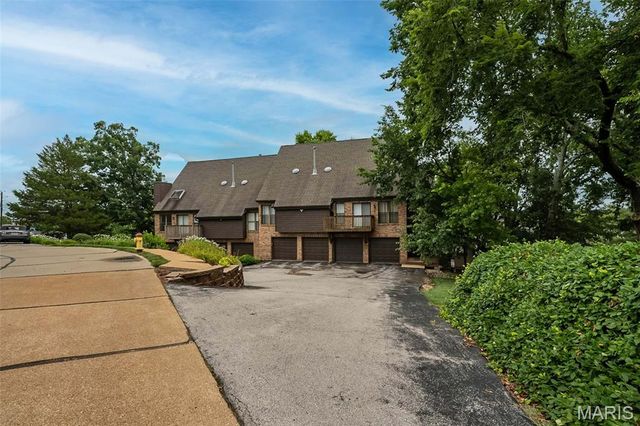 6300 Sprig Oak Court A, St Louis, MO 63128