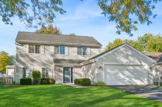 677 Windemere Lane, Carol Stream, IL 60188