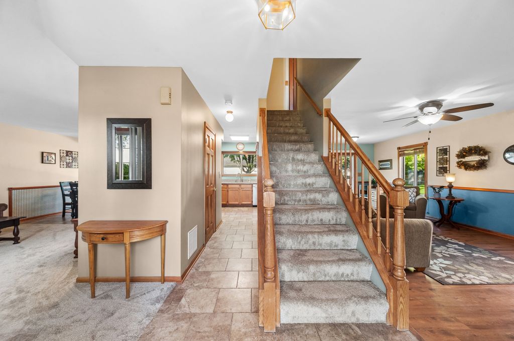 677 Windemere Lane, Carol Stream, IL 60188 — photo 3