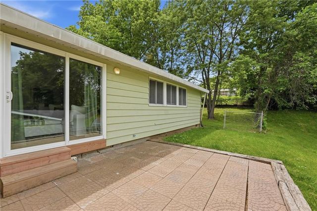 5706 N WOODLAND Avenue, Kansas City, MO 64118