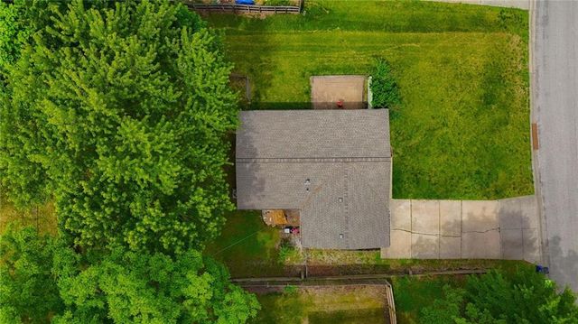 5706 N WOODLAND Avenue, Kansas City, MO 64118