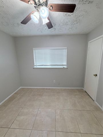 8223 Lone Bridge Lane, Humble, TX 77338